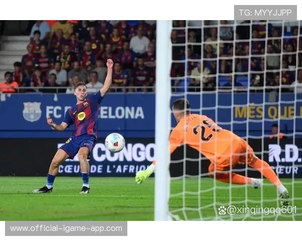 巴萨防线再次出现漏洞,球队面临欧冠出线考验,巴萨在欧冠 巴萨防线再次出现漏洞,球队面临欧冠出线考验,巴萨在欧冠