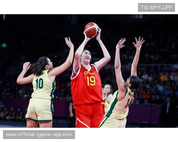 拼搏青春点亮中国篮球之魂，篮球奋力拼搏